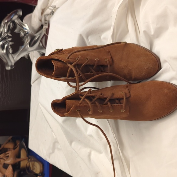 Michael Kors BROWN wedge booties - Picture 3 of 11